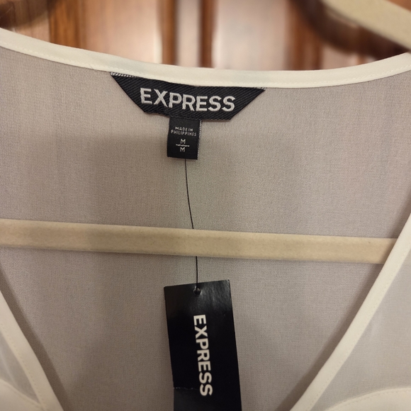 Express Ivory Ruffle Top - Picture 2 of 3